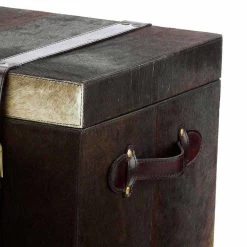 <b>Deux Malles De Design En Poil De Vachette Brun Foncé Ceskini, Grand Et Petit</b><br /> Lot De Deux Malles De Design Fonctionelles Et élégants Avec Des Pratique Poignées Et Fermeture Avec Boucles Très Résistante -Décoration D'intérieur 2 bauli di design in cavallino marrone scuro ceskini grande e piccolo 2