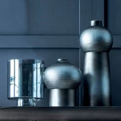 Composition De 3 Vases Décoratifs En Céramique Décorée Et Verre Fumé - Monile