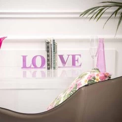 Serre-livres Design En Amour écrit Lavande Ou Plexiglas Rouge - Felove -Décoration D'intérieur fermalibri di design in plexiglass lavanda o rosso scritta love felove 1