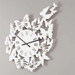 Horloge Murale En Bois Coloré Design Moderne Décorée De Papillons - Papilio