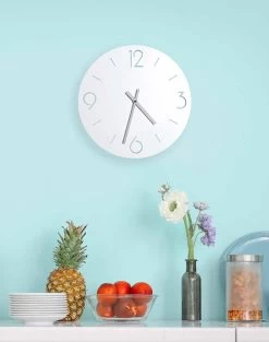 Horloge Murale Blanche Au Design Classique En Bois Rond - Septimius -Décoration D'intérieur orologio da parete bianco di design classico in legno rotondo settimio 2