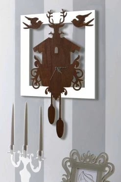 Horloge Murale Design Moderne En Bois Décoré Noir Et Blanc - Conte De Fées -Décoration D'intérieur orologio da parete design moderno in legno scuro e bianco decorato fiaba 3