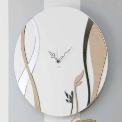 Horloge Murale Moderne Et Ronde Avec Un Design En Bois Décoré - Harmony