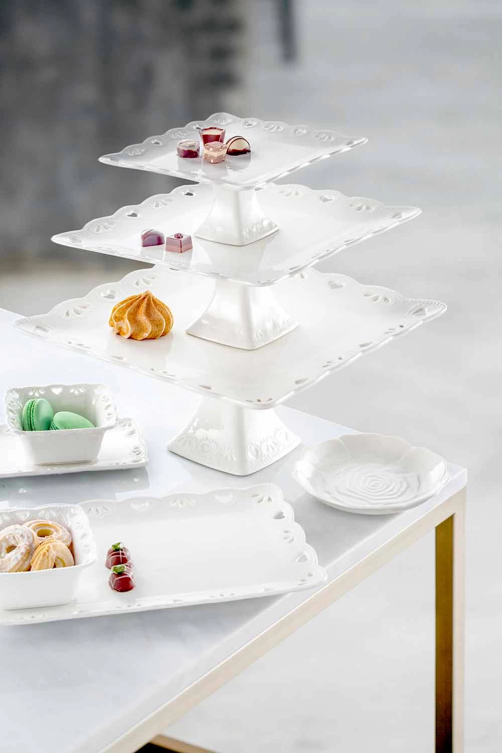 Assiette En Porcelaine élégante Décorée à La Main De 12 Pièces - Rafiki 6 Assiette En Porcelaine élégante Décorée à La Main De 12 Pièces - Rafiki – Image 4