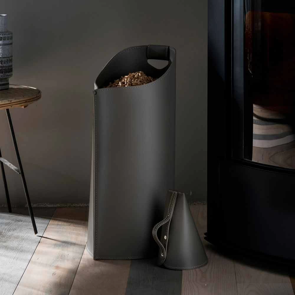 Stockeur à Pellets De Design Moderne Fait En Cuir Sapir 3 Stockeur à Pellets De Design Moderne Fait En Cuir Sapir