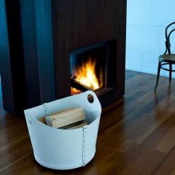 Porte-bûches De Design Moderne En Cuir Cadin, Fait En Italie -Décoration D'intérieur portalegna da interno in cuoio con ruote dal design moderno cadin 10