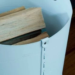 Porte-bûches De Design Moderne En Cuir Cadin, Fait En Italie -Décoration D'intérieur portalegna da interno in cuoio con ruote dal design moderno cadin 12